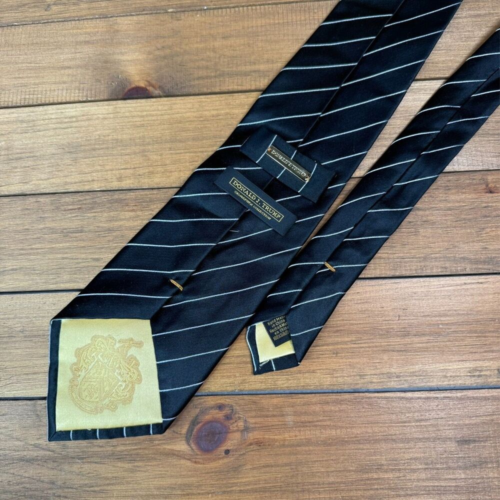 Donald J Trump Signature Collection Tie Gray Silver Black Striped 100% Silk EUC